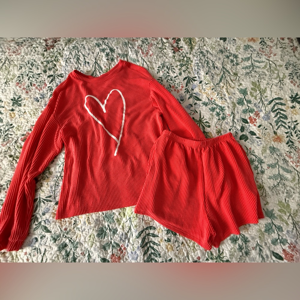 Cozy Red Heart Long-Sleeve Set - Picture 1 of 1